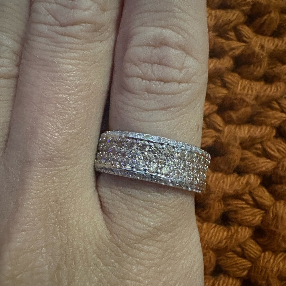 Elegant Silver Band Ring